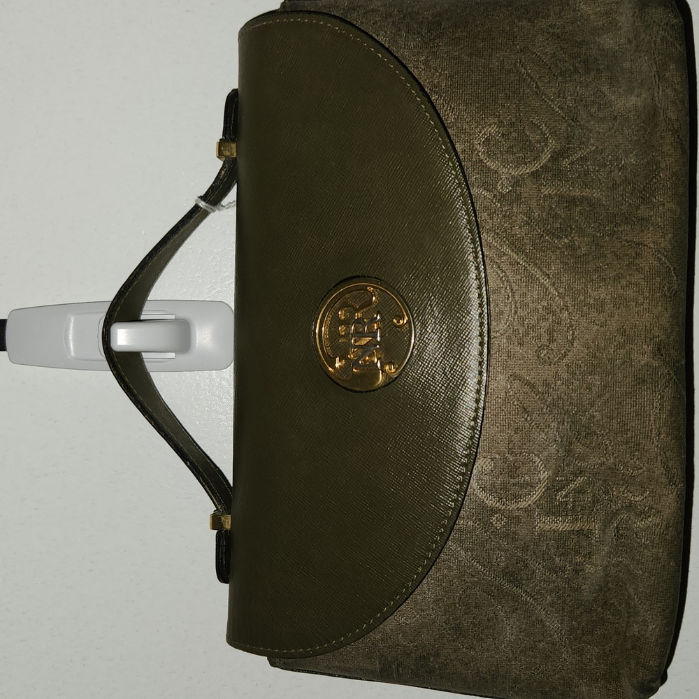 Nina Ricci Olive Green and Gold Handbag!!🔥🔥🔥🔥